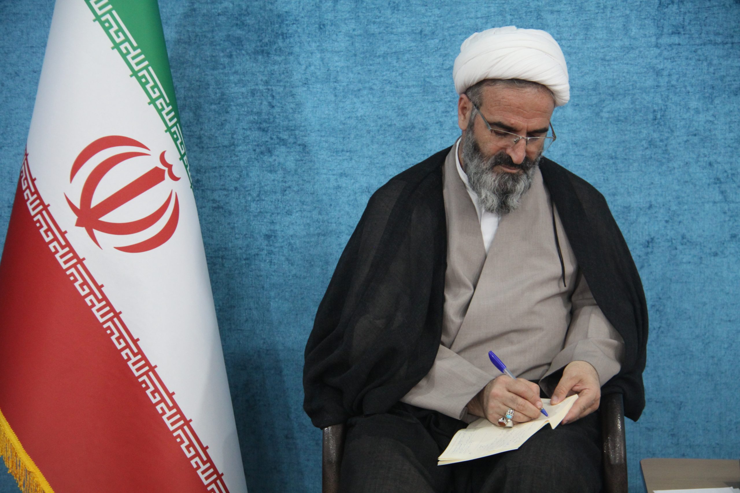 امام جمعه سمنان حفظ خلوت معنوی معتکفان از وظایف الهی است
